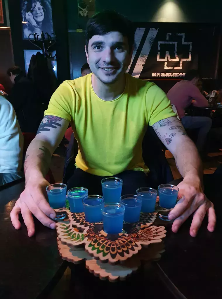 Cine-este-Alex-Bogdan-5