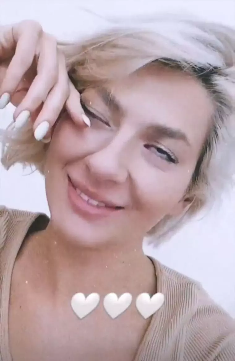 lidia-buble-emotionata-pana-la-lacrimi-ce-a-postat-pe-instagram-dupa-ce-a-ajuns-la-parinti-1.32