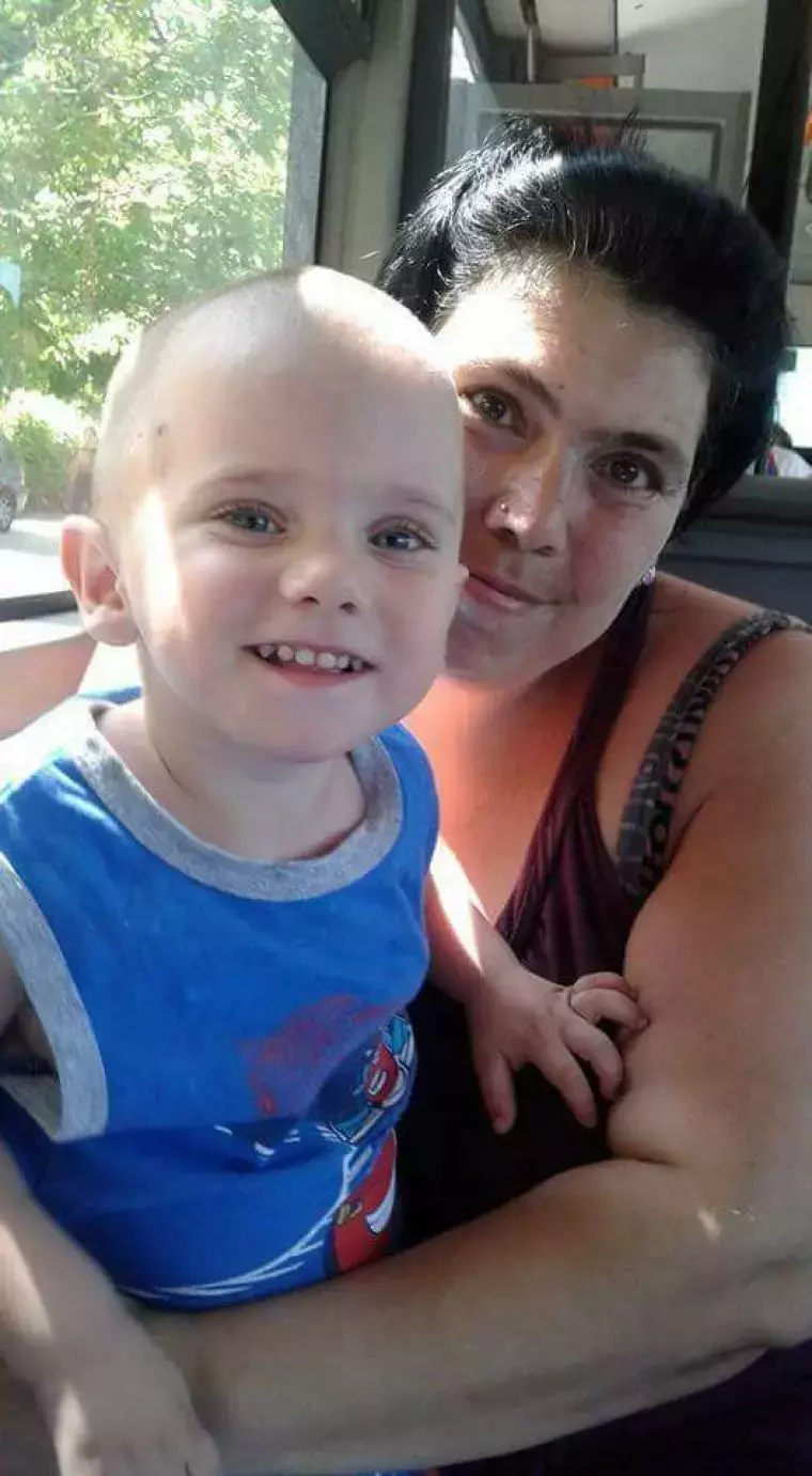 ioana-tufaru-acuzata-ca-isi-bate-copilul-si-il-creste-in-saracie-1