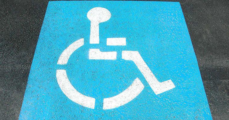 Au Dreptul Să Parcheze Femeile Insărcinate Pe Persoanelor Cu Handicap