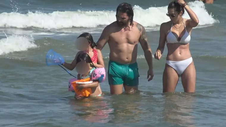 Raluca-Pascu-în-costum-de-baie-1