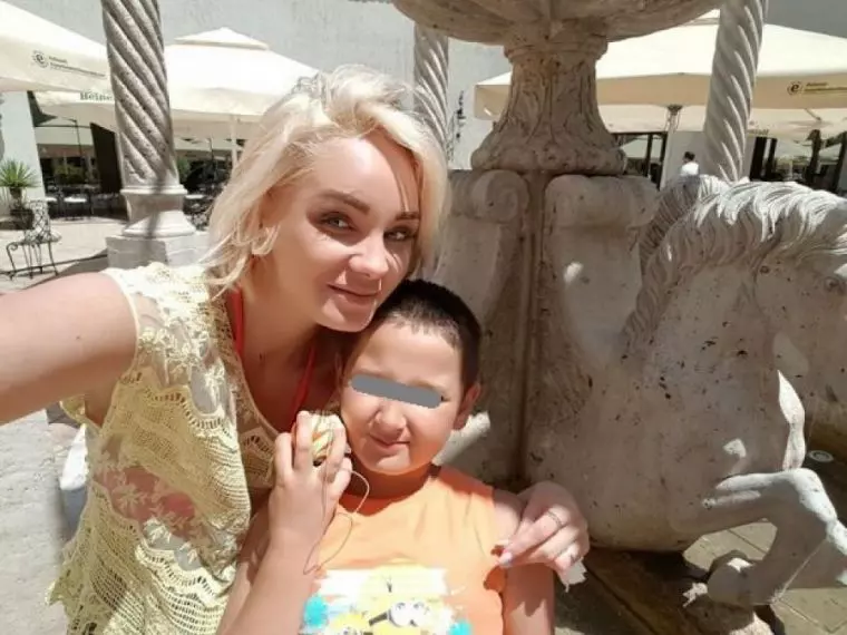 Maria Constantin are un băiat de 9 ani