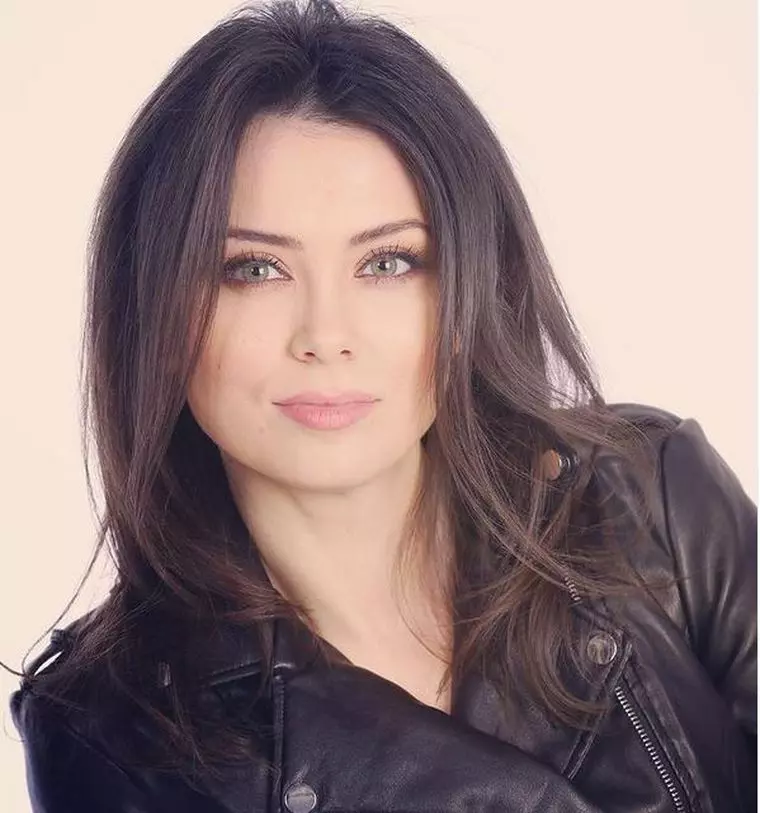 actrita anca dumitru