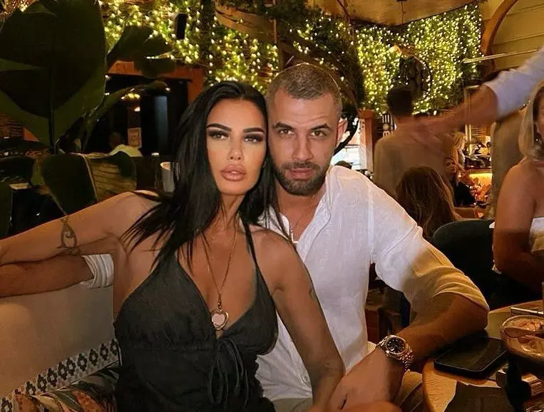 oana-zavoranu-confirma-divortul-de-alex-ashraf-primele-declaratii-ale-brunetei-zlibera-si-disponibila_22_size24