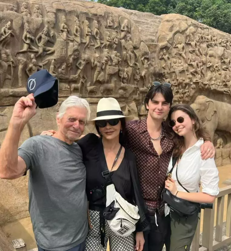 familia douglas in vacanta
