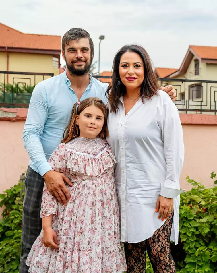 oana-roman-cu-fetita-si-cu-marius-1