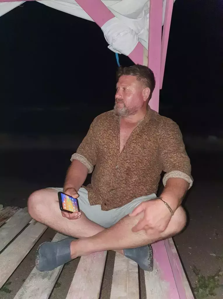 iubit-dana-marijuana-764x1024-1