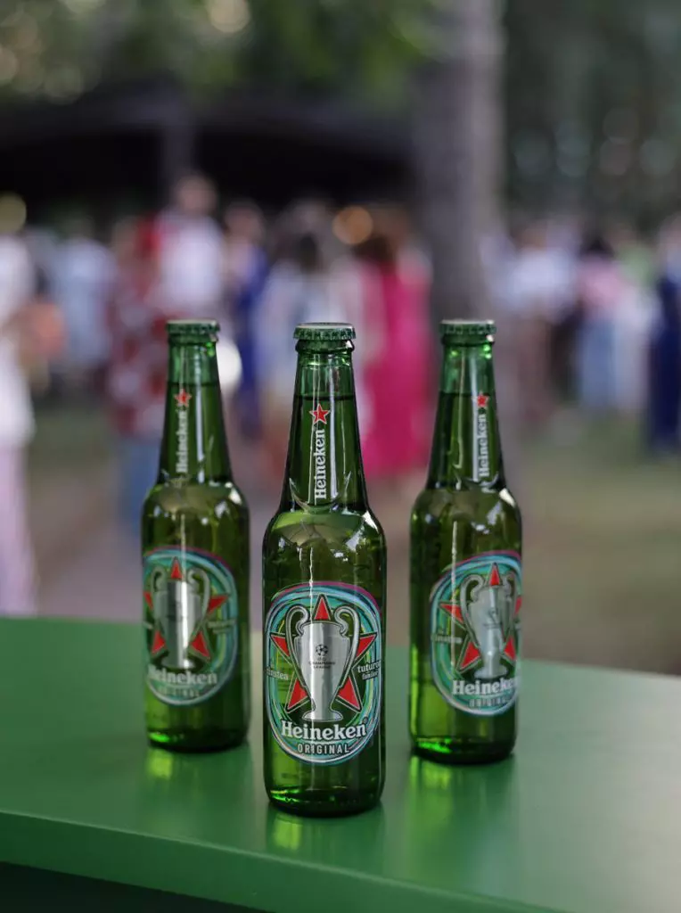corner-heineken-2-764x1024-2.jpg