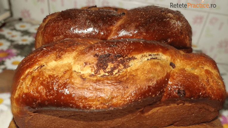 Cozonac pufos cu nuca