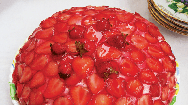 Tort sarlota cu capsuni