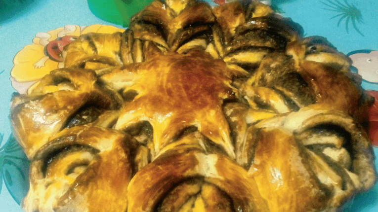 Cozonac floare cu ciocolata