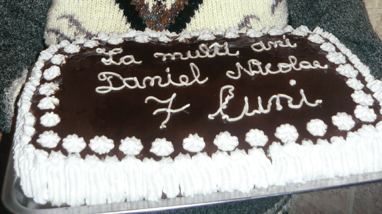 Tort cu crema de ciocolata