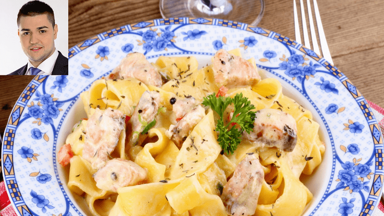 Tagliatelle cu piure de mazare si somon