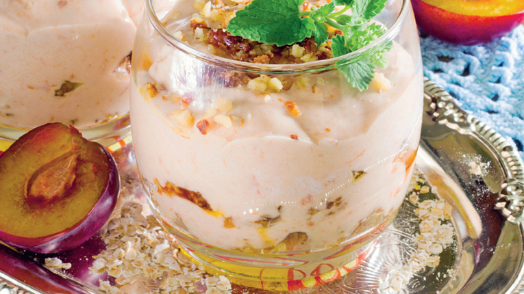 Desert cu prune la pahar