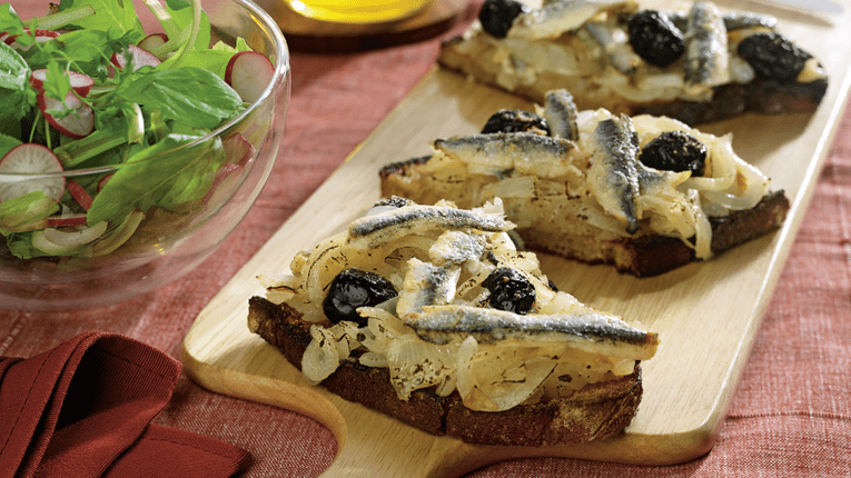 Tartine cu ceapa si peste