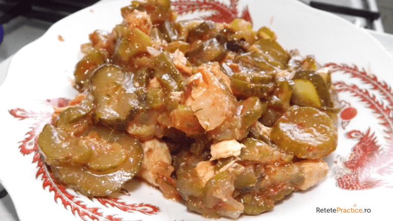 Mancare de castraveti acri