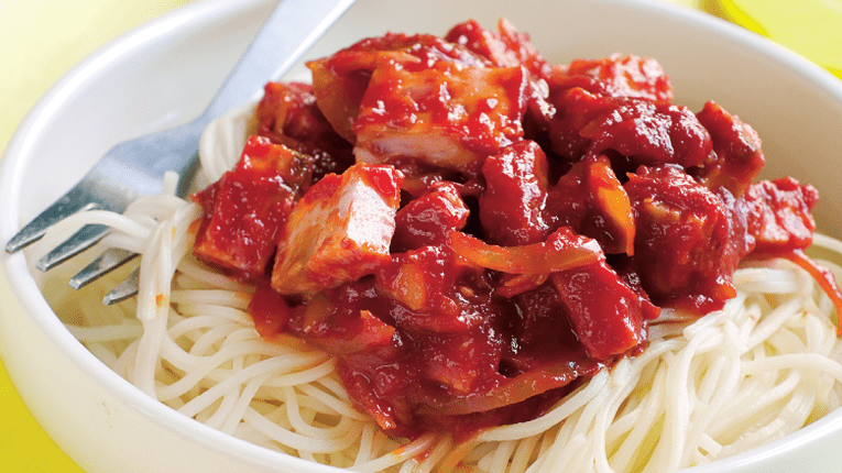 Paste cu sos si carne