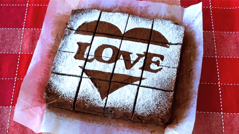 Cum sa scrii o urare pe tort de Ziua Indragostitilor