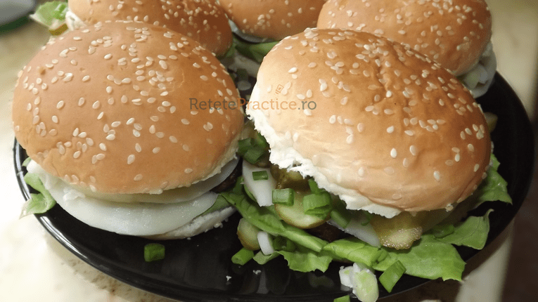 Cheeseburgeri de casa