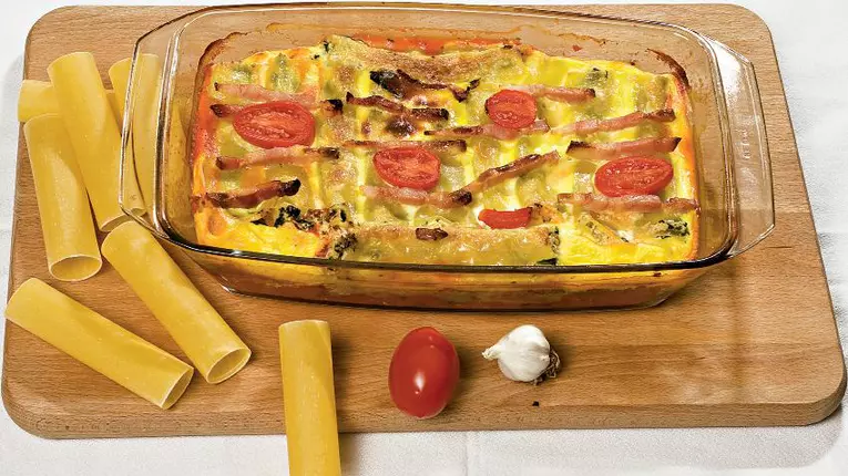 Cannelloni umplute cu urdă și spanac
