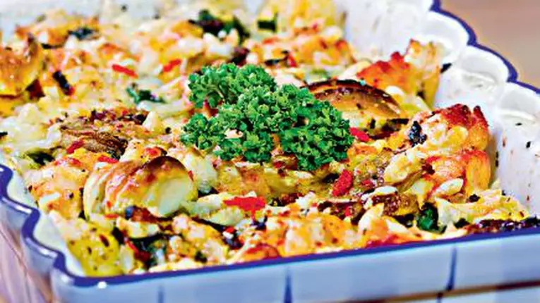 Delicatesă cu paste şi spanac