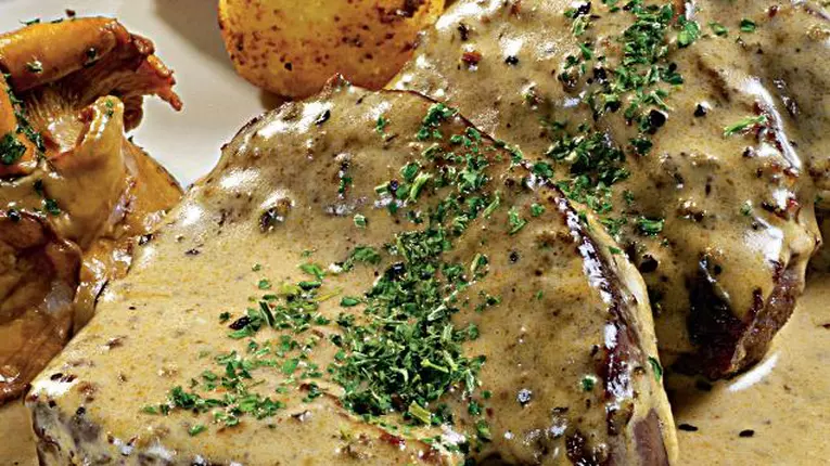 Friptură de miel cu sos de piper