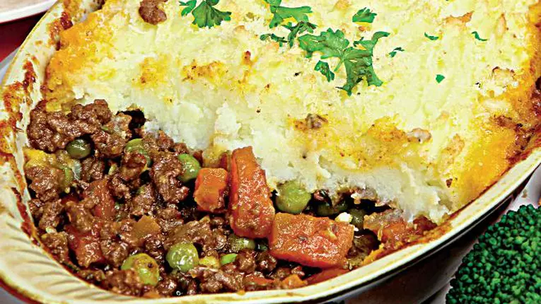 Ghiveci în crustă de cartofi