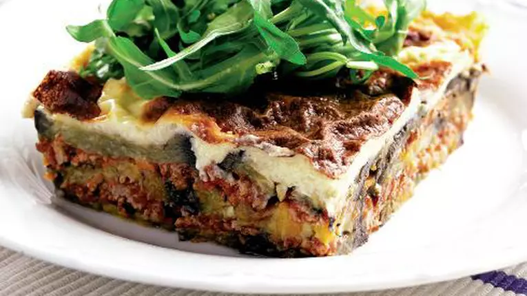 Musaca de vinete şi cartofi