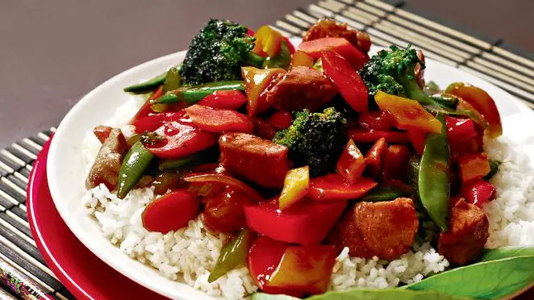 Orez cu porc şi legume