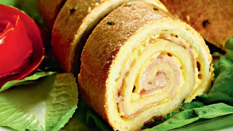 Ruladă cu bacon şi caşcaval