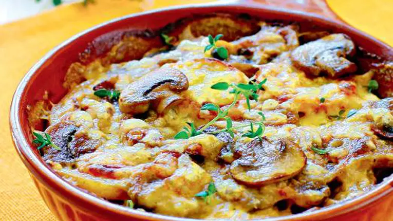 Specialitate cu ciuperci şi cartofi