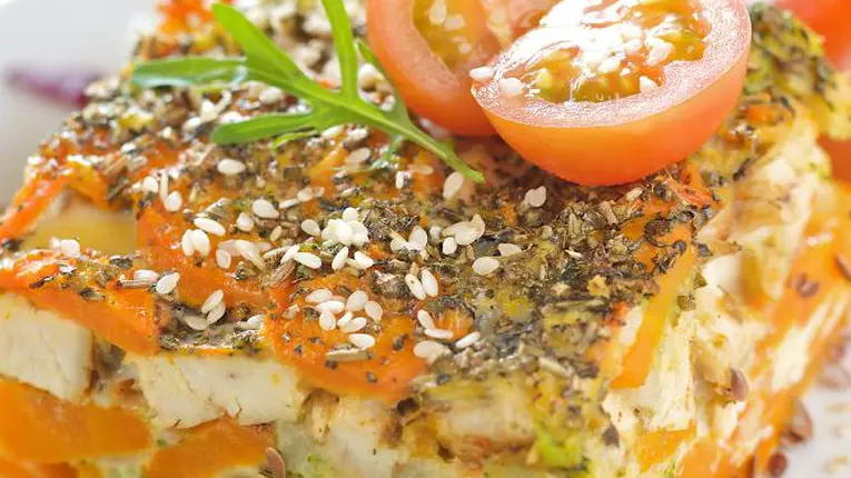 Specialitate de pui cu legume