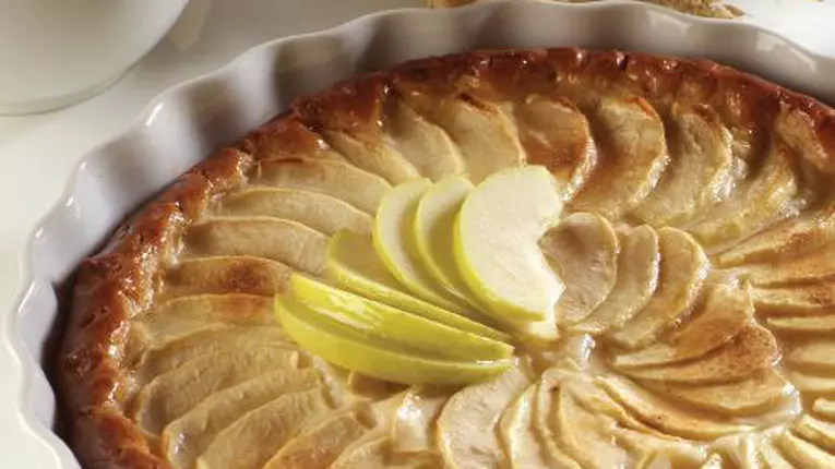 Tartă cu mere şi scorţişoară