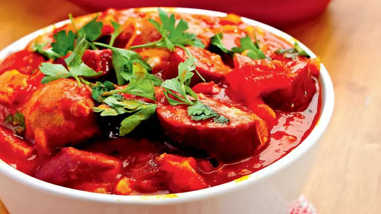 Tocăniţă cu sos picant