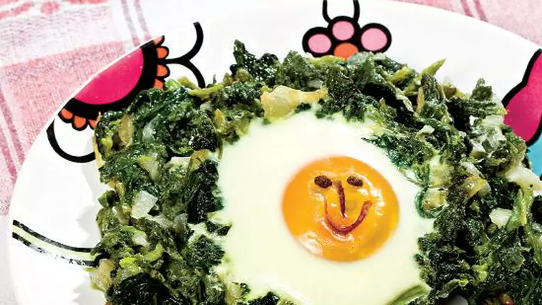 Urzici și spanac la cuptor, cu ou (specialitate pentru copii)