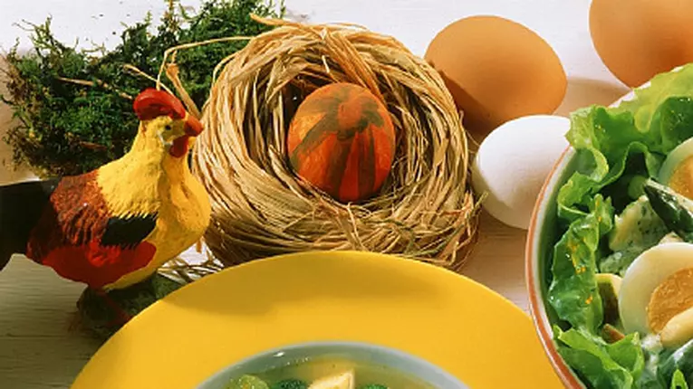 Supă de broccoli cu ou