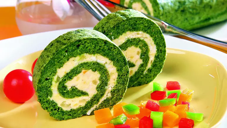 Ruladă de spanac cu cremă de brânză