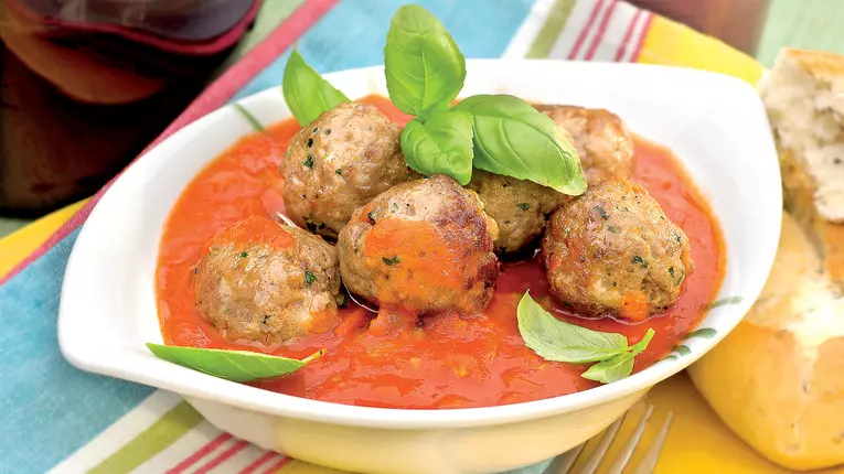 Chifteluţe cu sos tomat