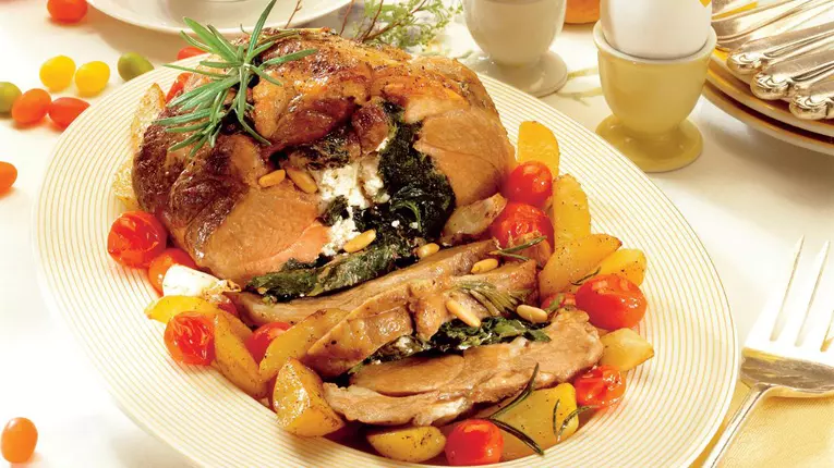 Friptură de miel cu brânză şi spanac