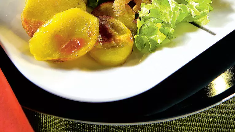 Peşte pane cu cartofi ţărăneşti