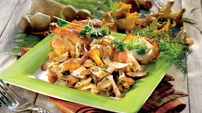 Salată de pui cu ciuperci