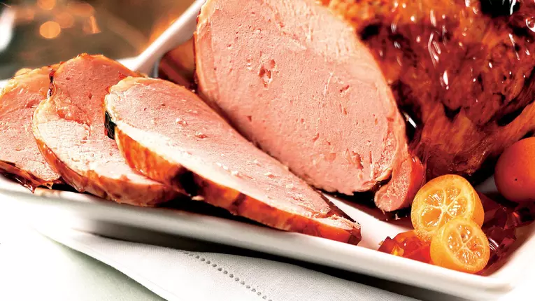 Raţă umplută, cu sos de portocale