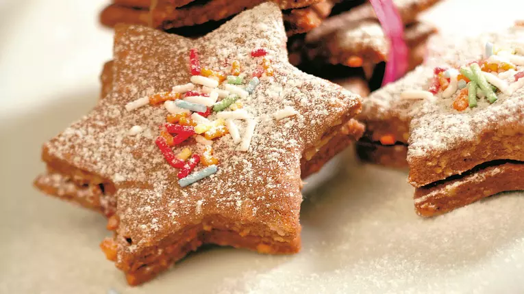 Steluţe umplute cu gem de prune