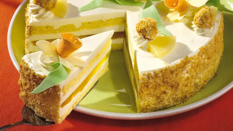 Surpriză cu brânză dulce şi ananas