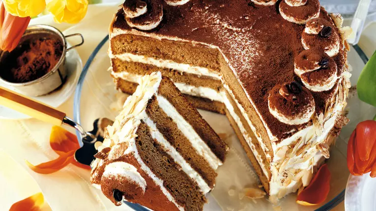 Tort cu cafea şi cremă de coniac