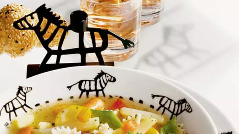 Supă cu paste şi crenvurşti