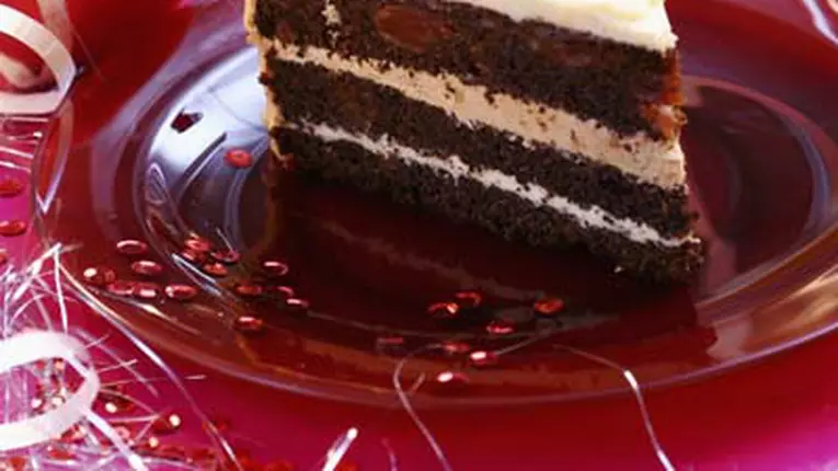 Tort de ciocolată cu frişcă