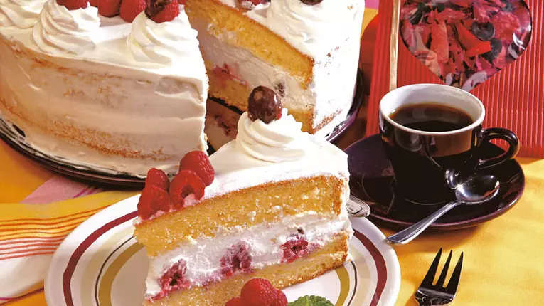 Tort cu fructe și migdale