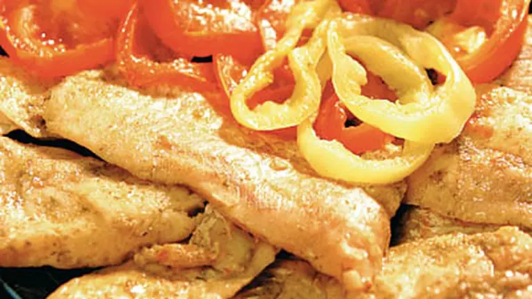 Peşte file cu usturoi