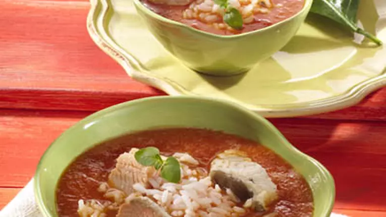 Ciorbă de peşte cu roşii